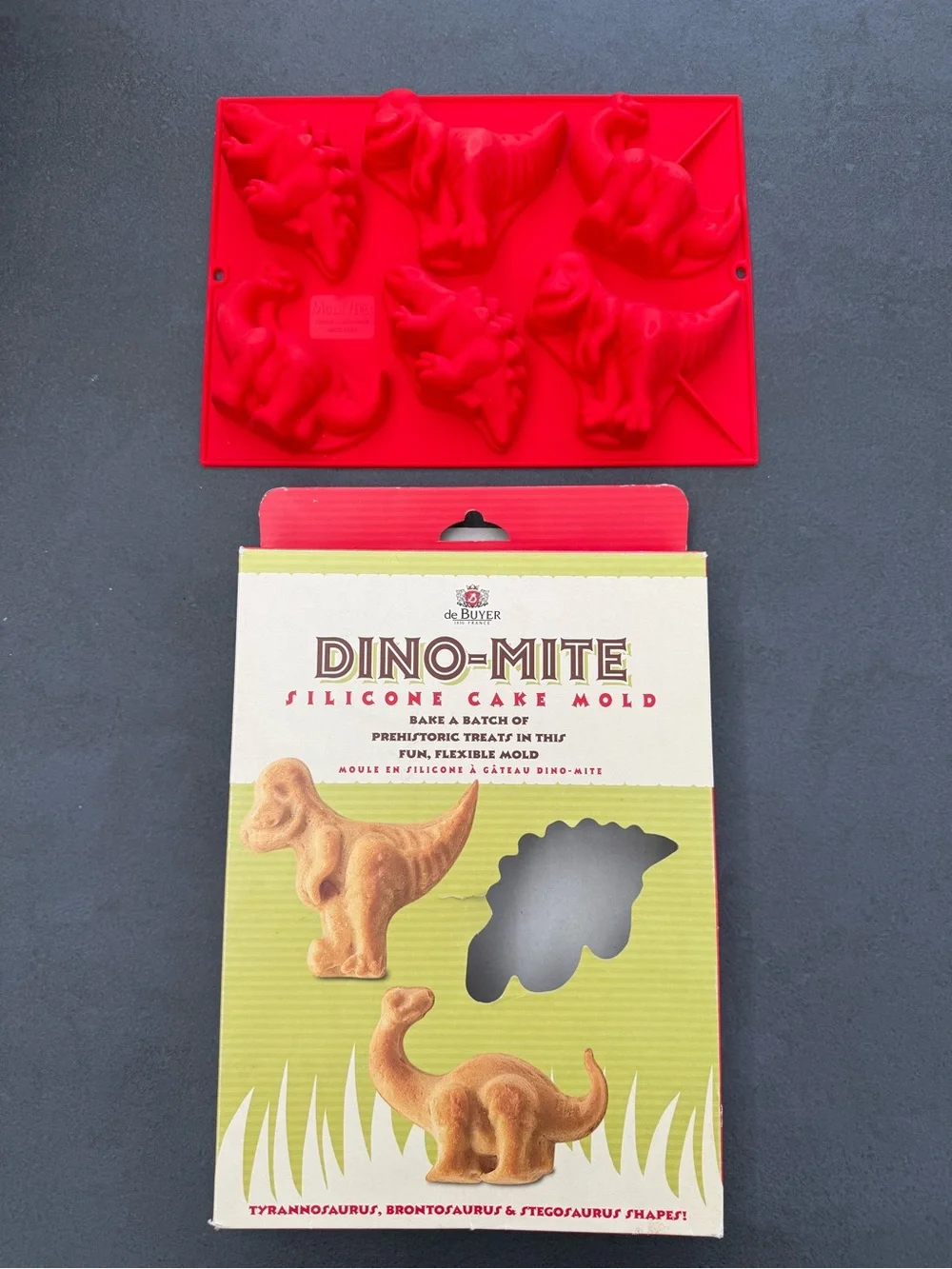 New Williams Sonoma Red Dino-Mite Silicone Cake Mold